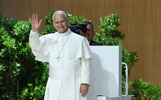 A un día de ser operado de cáncer, el papa León XIV volvió a celebrar misa