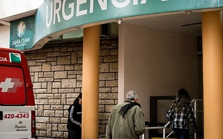 Denuncian a familia por abandonar a anciano en clínica Santa Clara