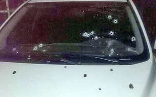 Tres delincuentes balearon un auto en Chimbas por un ajuste de cuentas