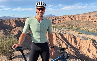 José Meolans visitó San Juan y anduvo en bici por el Dique de Ullum