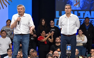 Máximo Kirchner lanzó críticas a la interna del PJ: "Salen corriendo"