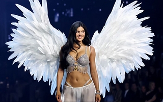 Kylie Jenner desfiló con un corpiño de US$50 millones en Victoria’s Secret