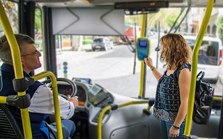 Gobierno analiza el pedido de ATAP por la suba del boleto de colectivo