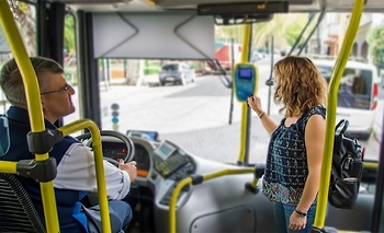 Gobierno analiza el pedido de ATAP por la suba del boleto de colectivo