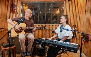 Martina y Andrés Cantos le dan voz a la canción de la FNS 2026