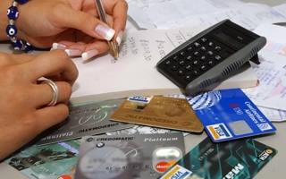 Milei busca reactivar los préstamos: las cinco medidas que prepara