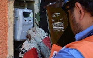 Naturgy refuerza la red eléctrica de San Juan ante posibles temporales y crecientes