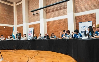 Jóvenes de Rawson debaten proyectos en el Concejo Deliberante