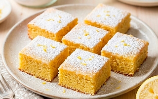 Cuadraditos de limón fáciles y esponjosos: la receta ideal para la merienda