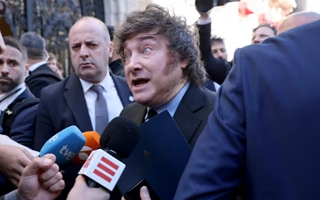 Javier Milei insultó a una periodista española durante su visita a Madrid