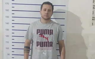 Agarró a patadas a su ex embarazada de 36 semanas y fue detenido en Rawson
