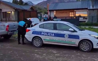 Detuvieron a un hombre acusado de encerrar a su pareja y sus tres hijos en Chubut