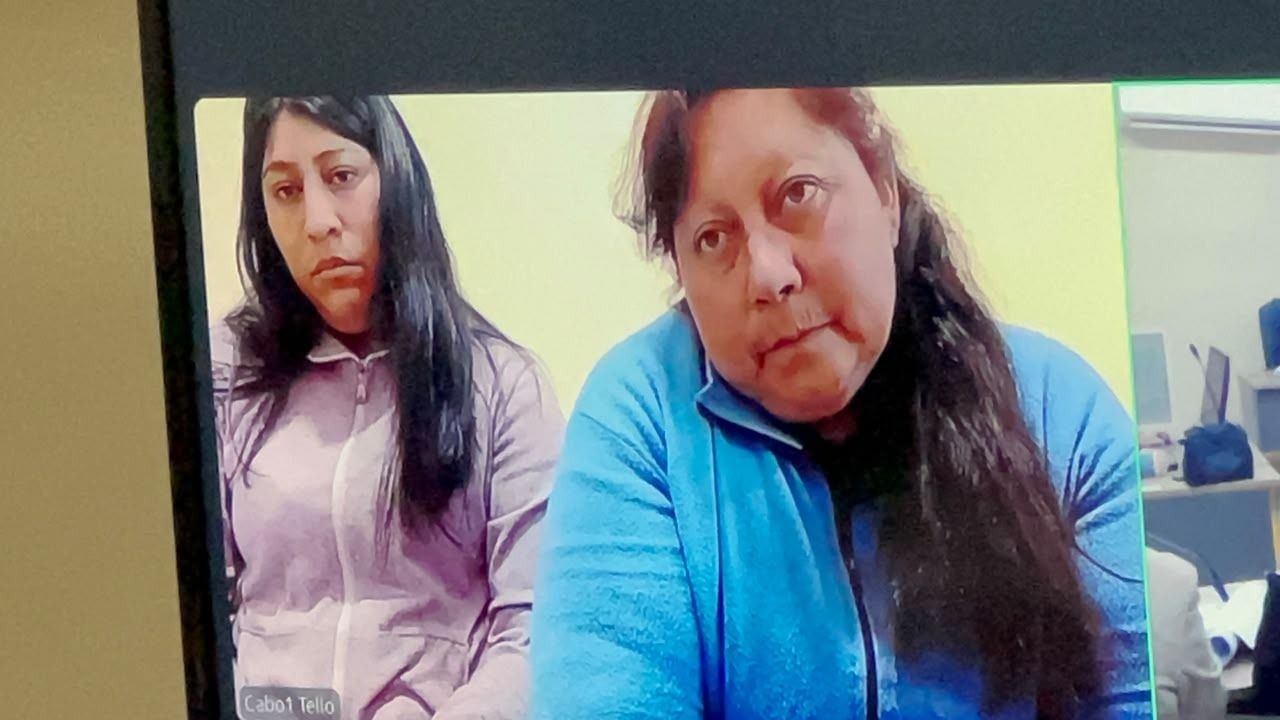  Yuliana Cortez, de 23 años, y Paola Díaz, de 47