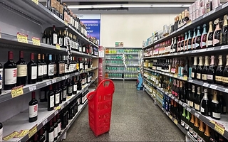 El consumo no repunta y los argentinos compran cada vez menos