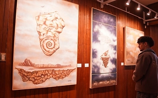 Raíces, adobe y paisaje, la muestra de arte que fue distinguida en la Capital