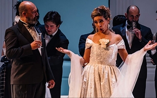 La Traviata emocionó a San Juan y tendrá una última función en el Teatro del Bicentenario
