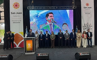 San Juan entregó más de 1.100 computadoras a estudiantes de Santa Lucía