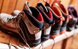 Fabricantes regalarán 1.000 pares de zapatos para protestar por la crisis