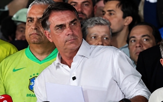 Flávio Bolsonaro habría llegado a EEUU tras escapar de Brasil: qué se sabe