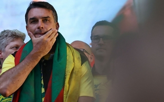 Flávio Bolsonaro huyó de Brasil y desató una crisis en la oposición a Lula