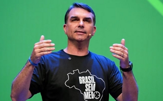 Flávio Bolsonaro huyó de Brasil y se reencontró con su hermano en Miami