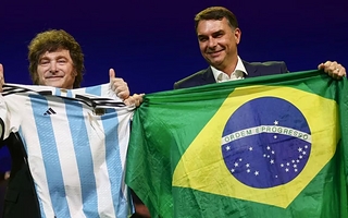 La Fiscalía pidió informes al Gobierno por la salida de Flávio Bolsonaro