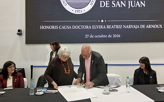 Elvira Narvaja de Arnoux recibió el Honoris Causa en la UNSJ
