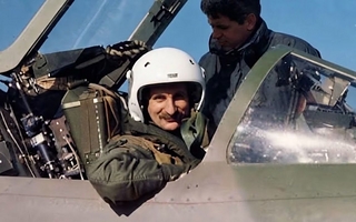 Murió Carlos Rinke, el piloto argentino que sobrevivió a seis misiones en Malvinas