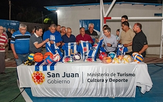 El Club Nacional de Santa Lucía estrenó un polideportivo multiuso