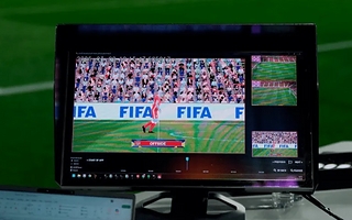El VAR semiautomático llegará al fútbol argentino en la final del Clausura
