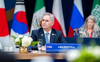 Argentina y Brasil, cara a cara en el G20 tras la fuga de Flávio Bolsonaro
