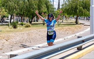 Del uniforme al Ironman, 27 policías compitieron en el triatlón