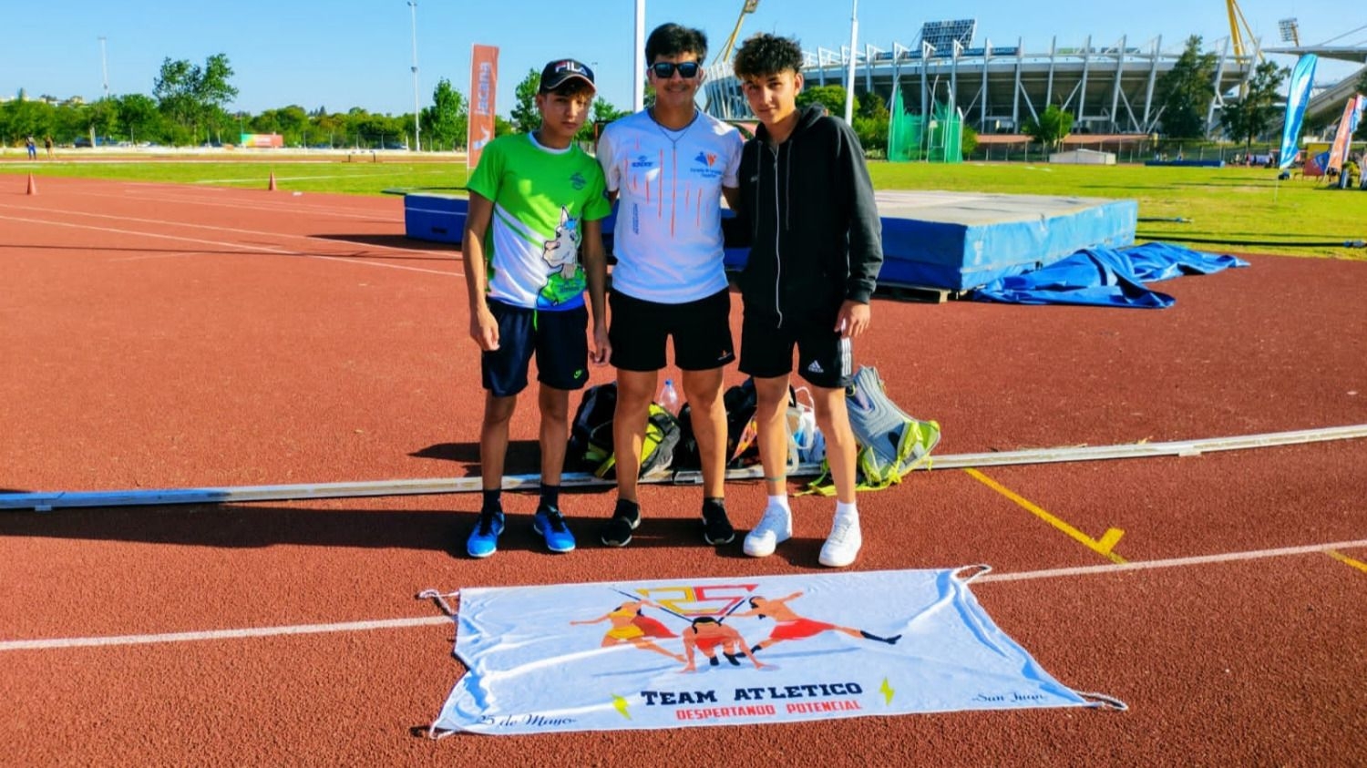 Dos atletas de 25 de Mayo, orgullo departamental y provincial 