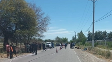 Tragedia en Ullum: un chico de 14 años cayó de la moto y murió en el acto