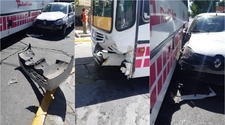 Un colectivo de la Red Tulum chocó con un auto en avenida Libertado y Jujuy