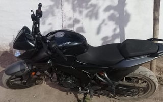 Quiso evitar un control policial porque andaba en una moto robada y lo detuvieron