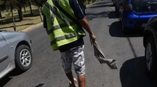 El trapito que se comprometió a cuidar un auto en Capital, terminó robando objetos