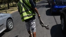 El trapito que se comprometió a cuidar un auto en Capital, terminó robando objetos