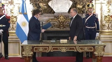 Milei aceptó la primera renuncia en Cancillería tras la llegada de Gerardo Werthein