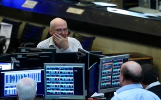 El S&P Merval selló su tercer ascenso en fila y se encamina a cerrar su mejor semana en un mes