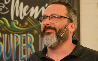 César Banana Pueyrredón homenajeó a Gerardo Rozín