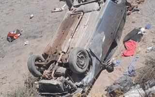 Iba camino a su casa y protagonizó un impresionante vuelco