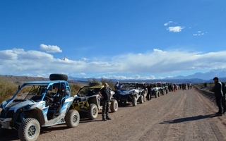 Tras los destrozos en la Pampa del Leoncito, afirman que el guía del grupo no estaba habilitado