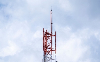 Buscan técnico para mantenimiento de torres de comunicaciones en San Juan