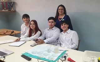 Agua en cápsulas biodegradables, la innovadora idea de alumnos de Rawson 