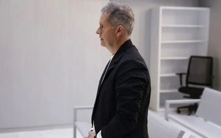 Fue concejal en España y se escapó a San Juan por un fraude millonario: deberá pagar $435 M