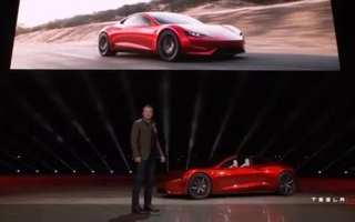 Elon Musk anuncia el Tesla Roadster, el primer auto volador eléctrico de la marca en EE.UU