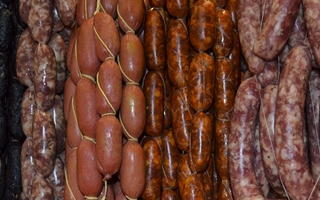 El Senasa autorizó el uso de proteínas vegetales y animales en la elaboración de chacinados