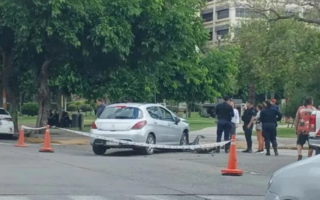 Triple choque cerca del Centro Cívico: un taxi habría cruzado en rojo 