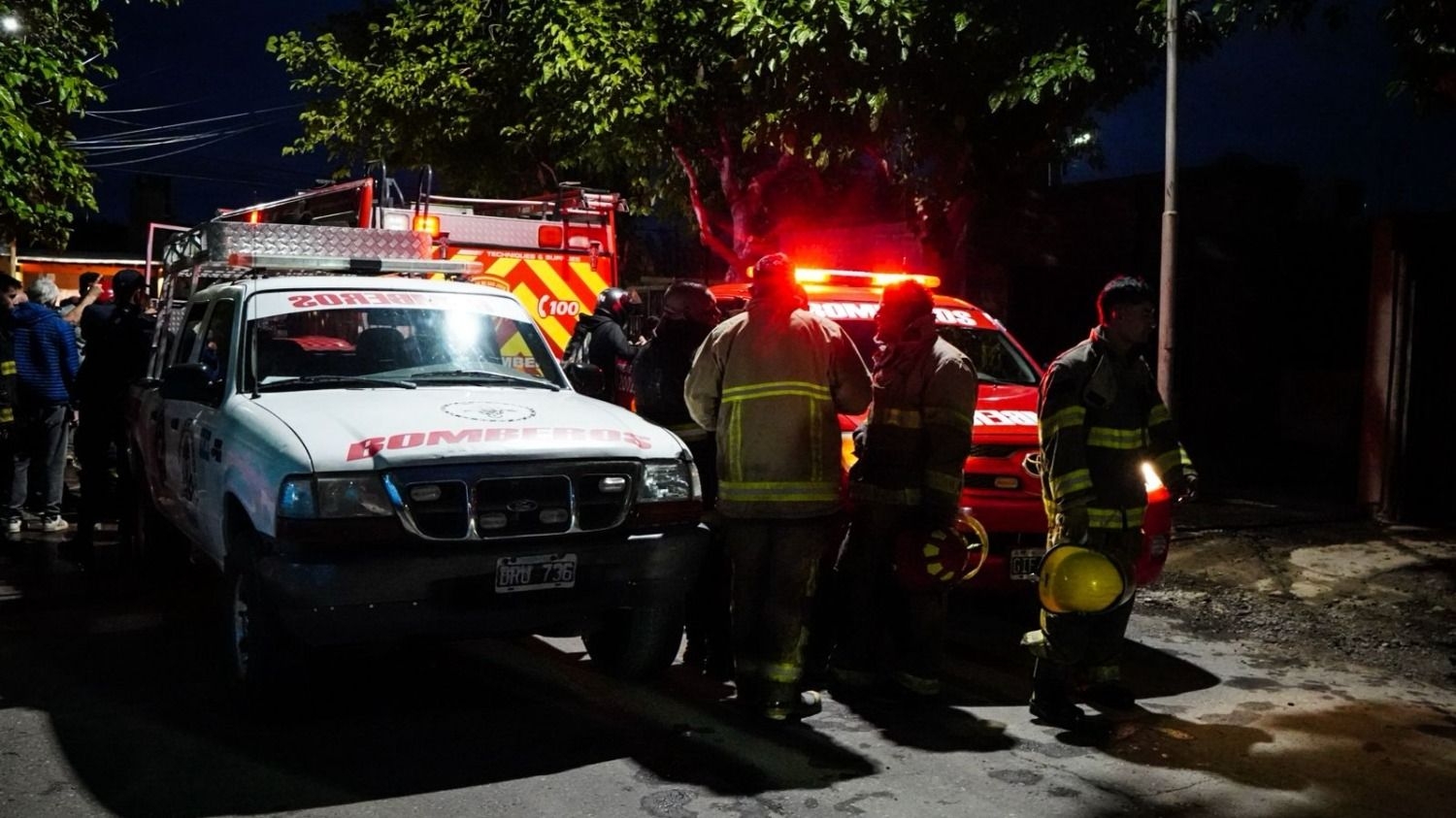 Un incendio en Rawson dejó un herido y graves daños en una vivienda
